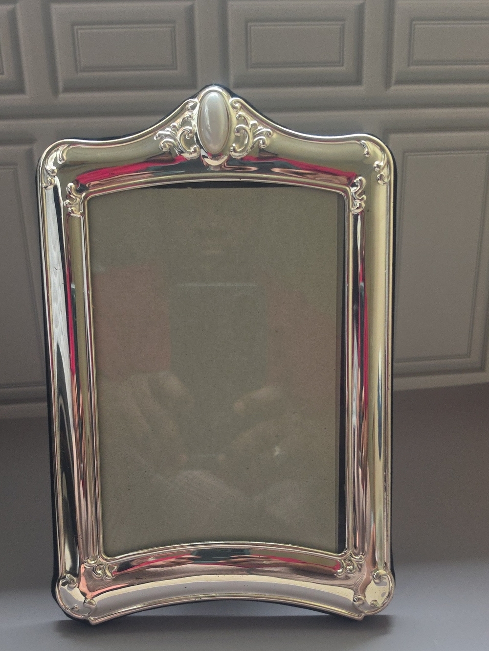 Vintage Elegant Silver Decorative Picture Frame with Ornate Accent